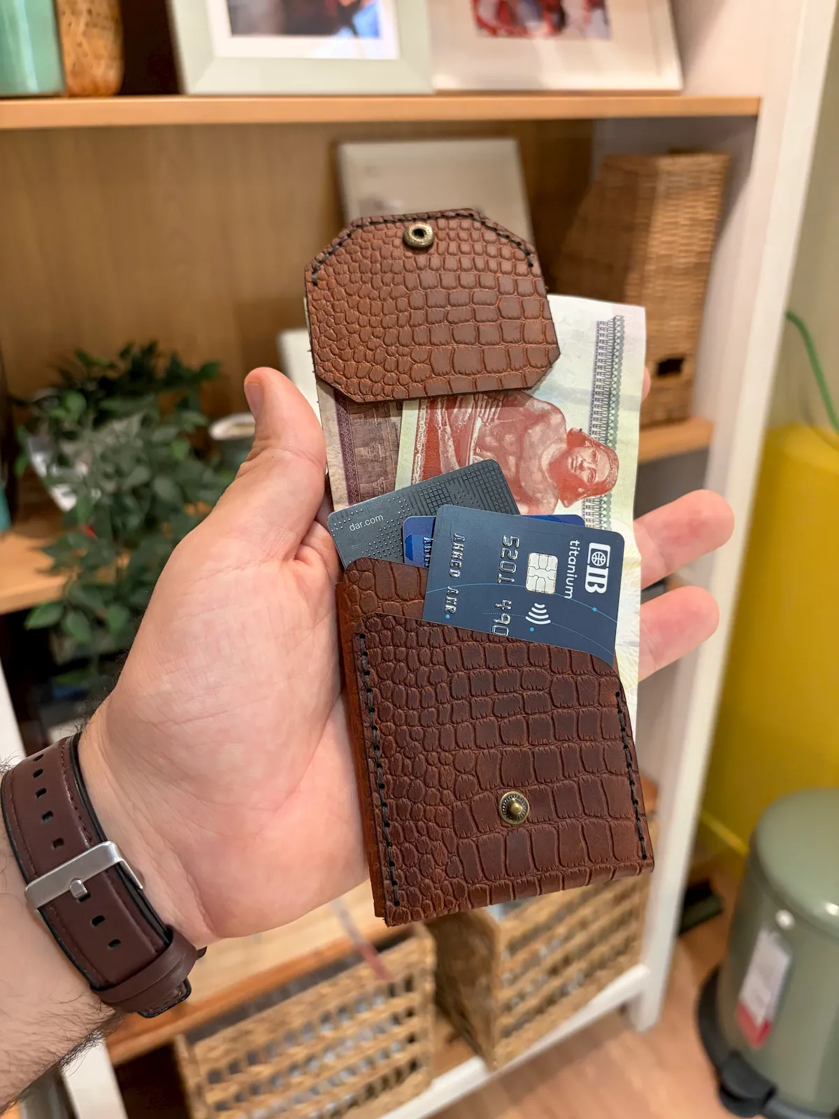 The Edge Wallet – 100% Genuine Leather-Tobacco Brown - Image 4